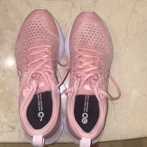 Pink Nike react infinity flyknit Womens 8.5 worn once perfect condition